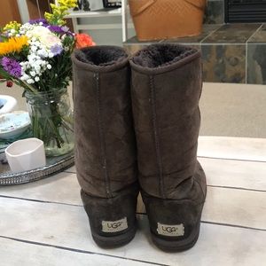 Holiday Sale!❤️ Women’s 7 Brown Ugg Boots
